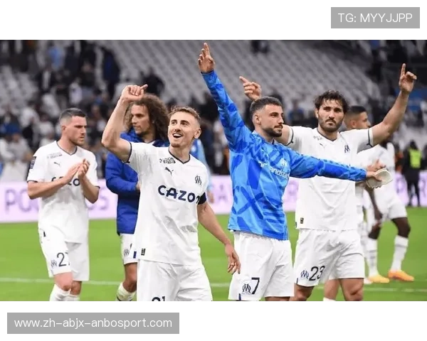 马赛队法甲排名下滑原因分析：攻防失衡还是战术调整不足